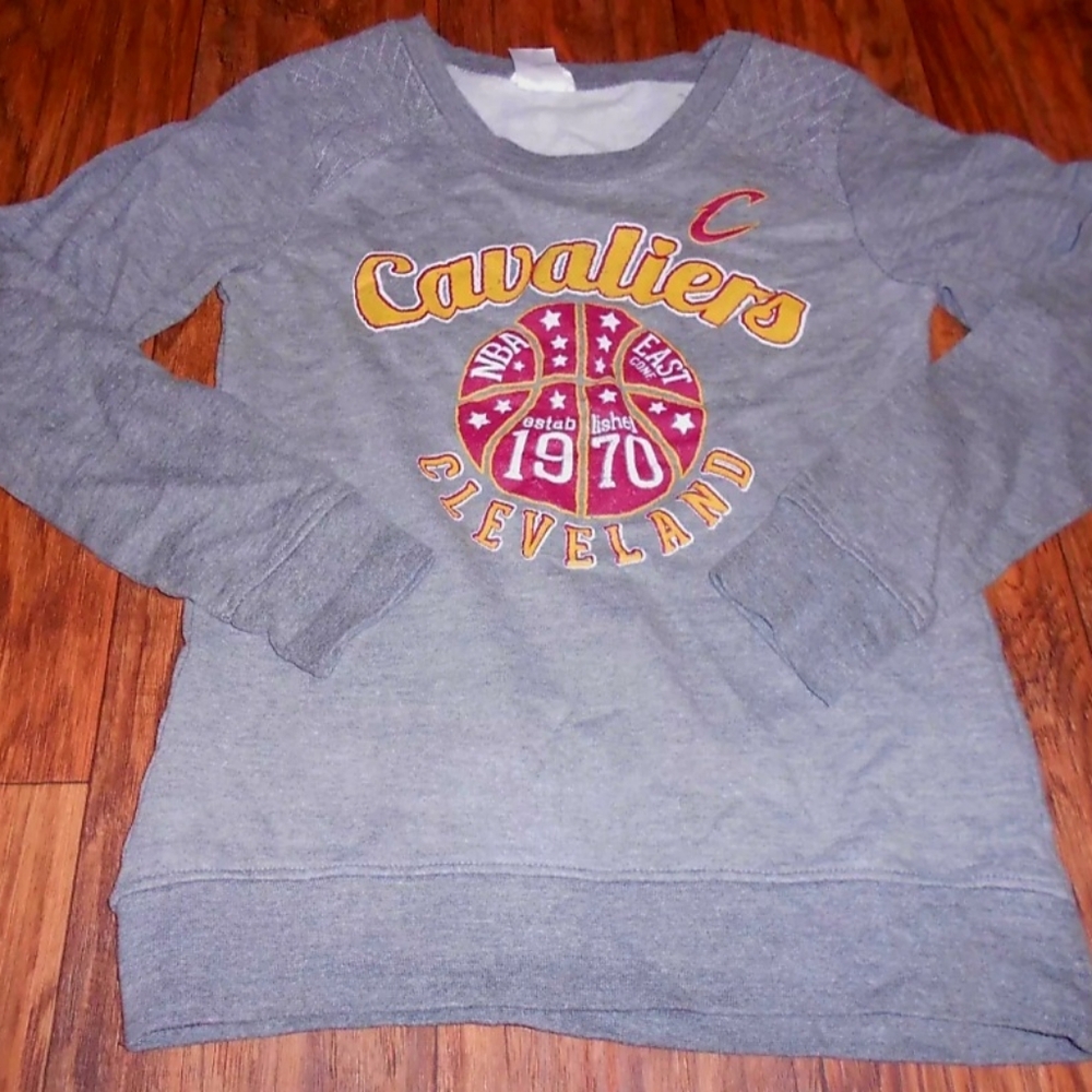 Cleveland Cavaliers NBA womens size M medium sweatshirt